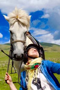 Etre à cheval sur la vallée d'Orkhon en Mongolie