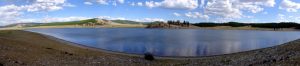 Sud des rives du lac Khovsgol panoramique