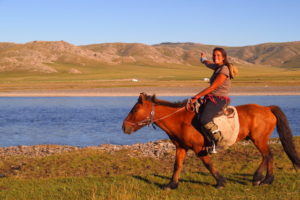 A cheval Orkhon rivière